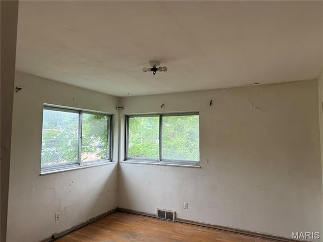 1003 Chartres Avenue, University City, MO 63132