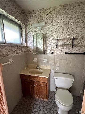 1003 Chartres Avenue, University City, MO 63132