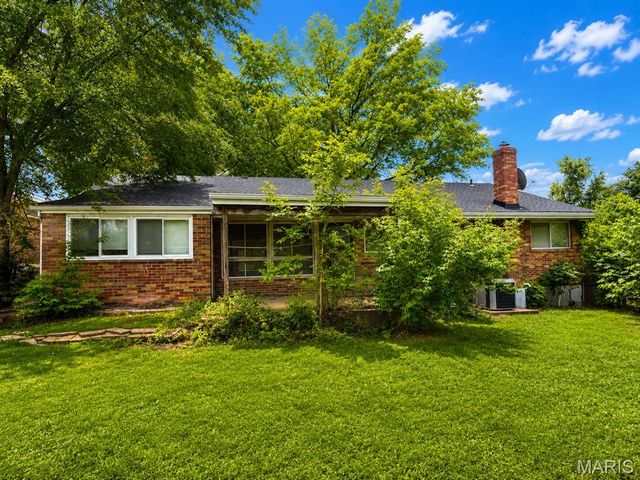 1003 Chartres Avenue, University City, MO 63132