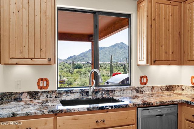 38892 N School House Road, Cave Creek, AZ 85331