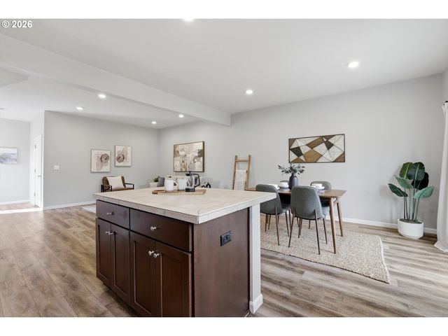 17226 Sw 119TH Pl, King City, OR 97224