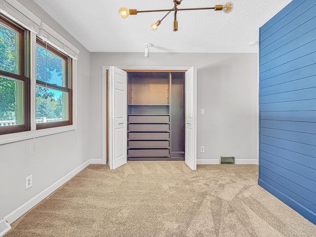 6710 Hopi Road, Chanhassen, MN 55317
