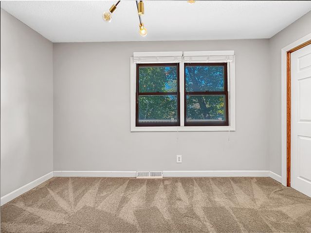 6710 Hopi Road, Chanhassen, MN 55317