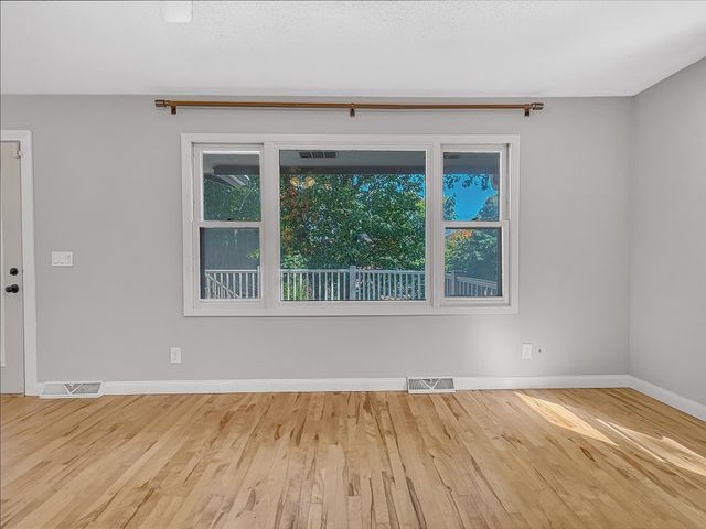 6710 Hopi Road, Chanhassen, MN 55317
