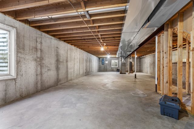 302 Cress Creek Trail, Poplar Grove, IL 61065