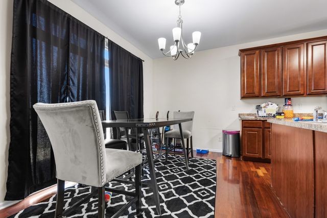 302 Cress Creek Trail, Poplar Grove, IL 61065