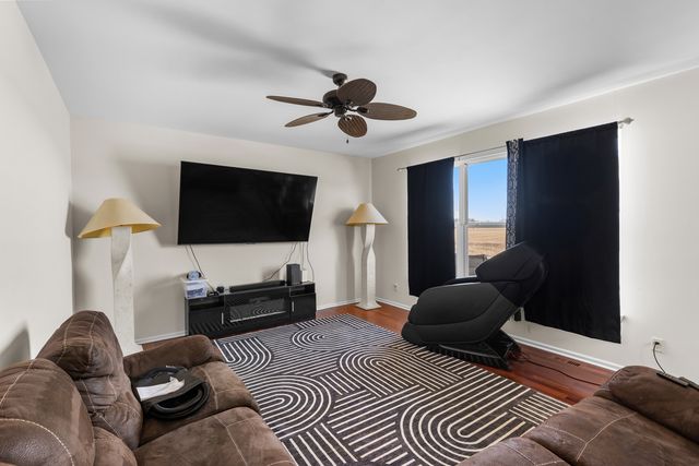 302 Cress Creek Trail, Poplar Grove, IL 61065