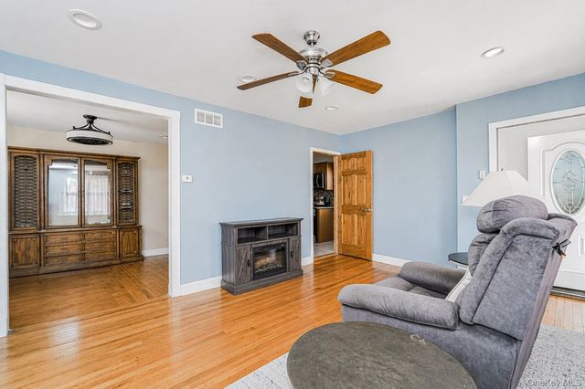 85 Cameron Avenue, Staten Island, NY 10305