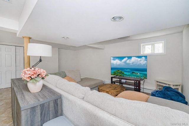 85 Cameron Avenue, Staten Island, NY 10305