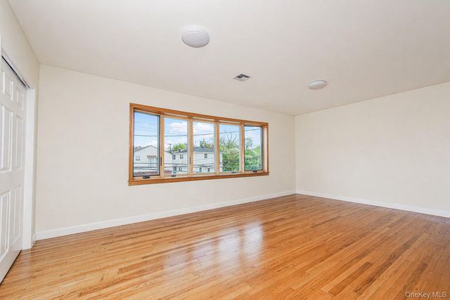 85 Cameron Avenue, Staten Island, NY 10305