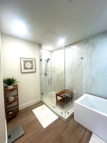 184 Lake Drive 3102, Palm Beach Shores, FL 33404