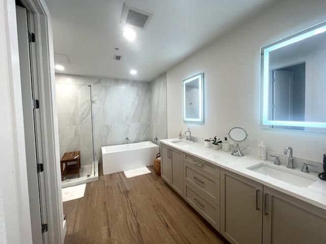 184 Lake Drive 3102, Palm Beach Shores, FL 33404