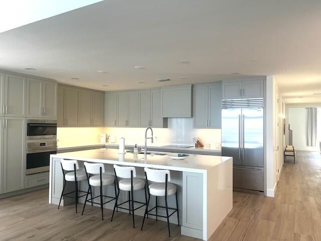 184 Lake Drive 3102, Palm Beach Shores, FL 33404