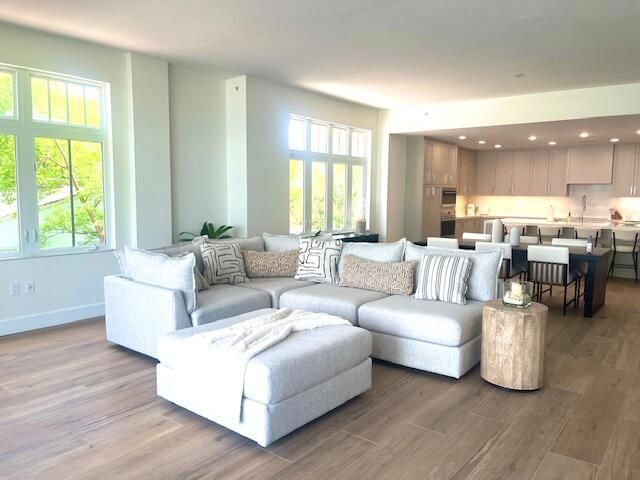 184 Lake Drive 3102, Palm Beach Shores, FL 33404