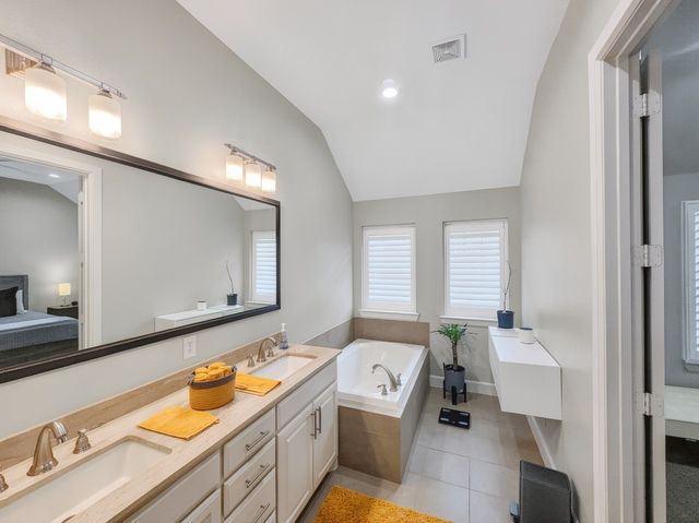 15850 Quorum Drive, Addison, TX 75001