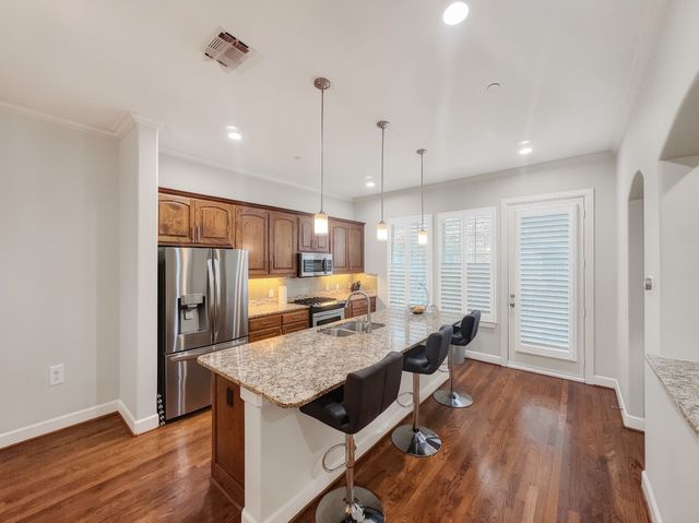 15850 Quorum Drive, Addison, TX 75001
