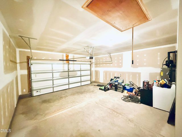 200 Chestnut Oak Lane, Lillington, NC 27546