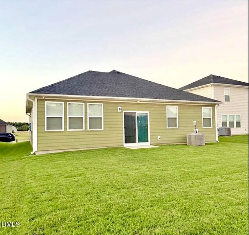 200 Chestnut Oak Lane, Lillington, NC 27546
