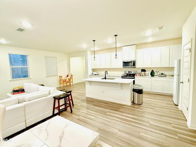 200 Chestnut Oak Lane, Lillington, NC 27546