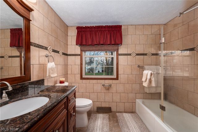 12432 Ledgeview Street NW, Canal Fulton, OH 44614