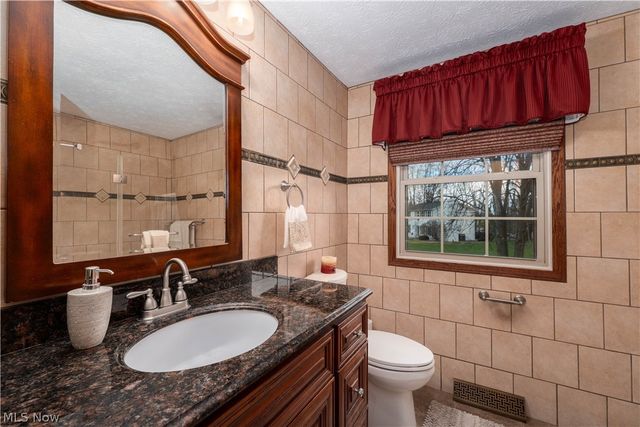 12432 Ledgeview Street NW, Canal Fulton, OH 44614
