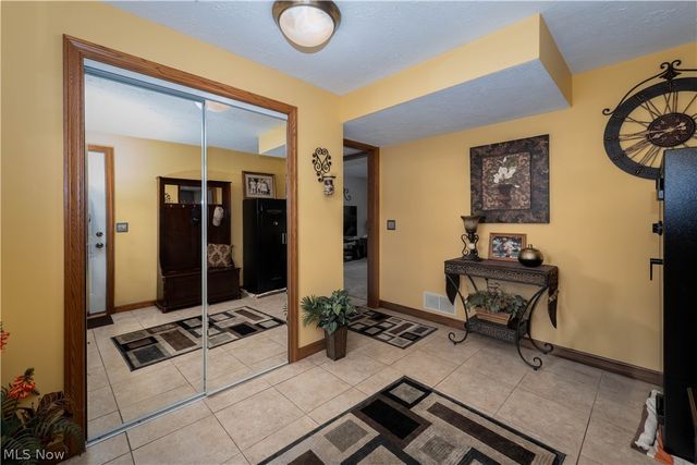 12432 Ledgeview Street NW, Canal Fulton, OH 44614