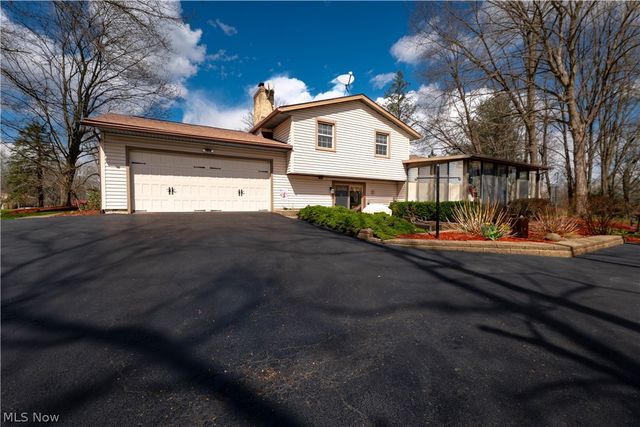 12432 Ledgeview Street NW, Canal Fulton, OH 44614