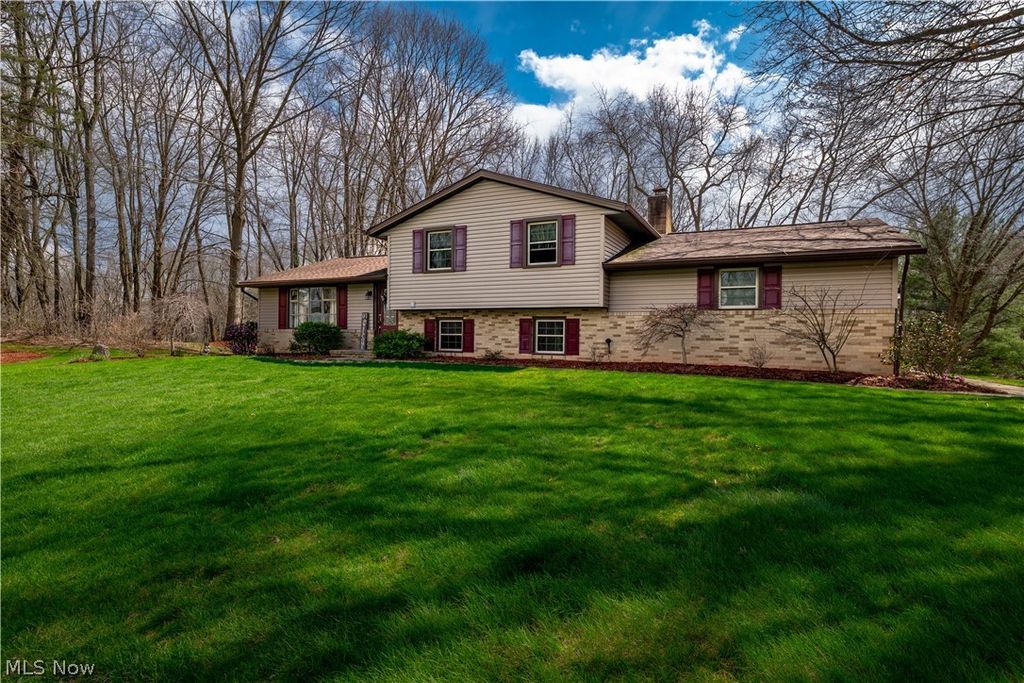 12432 Ledgeview Street NW, Canal Fulton, OH 44614
