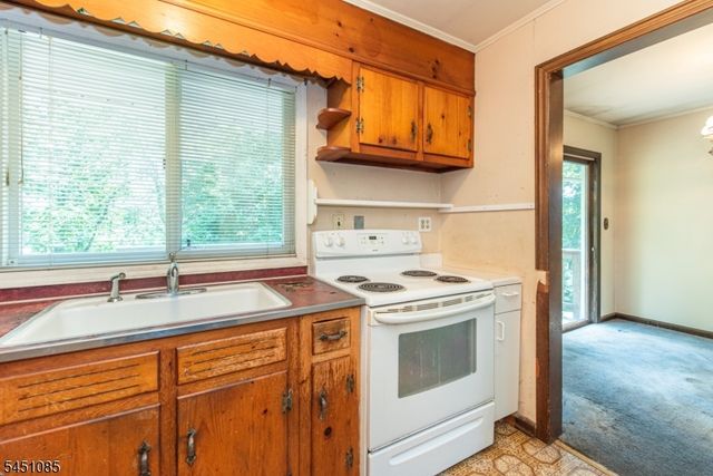 15 Wynding Way, Rockaway Twp., NJ 07866