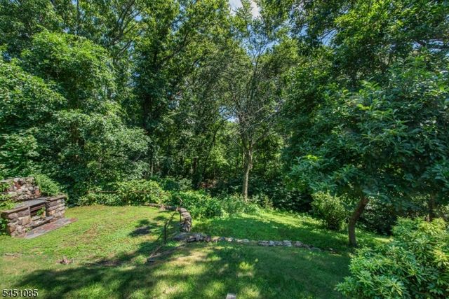 15 Wynding Way, Rockaway Twp., NJ 07866