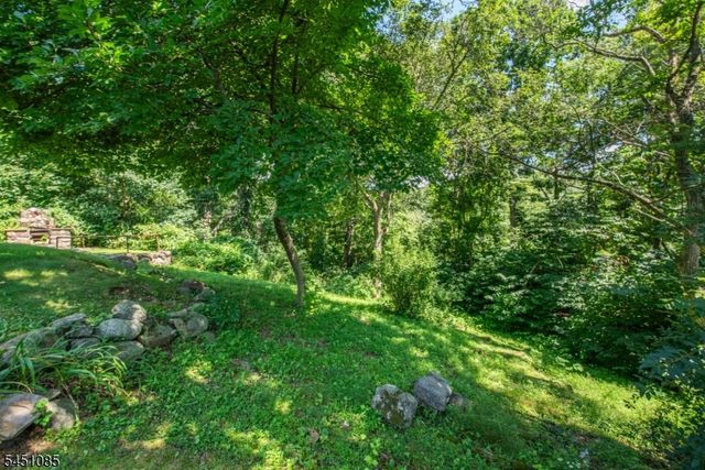 15 Wynding Way, Rockaway Twp., NJ 07866