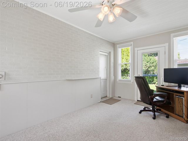 24 Nevada Avenue, Rochester Hills, MI 48309