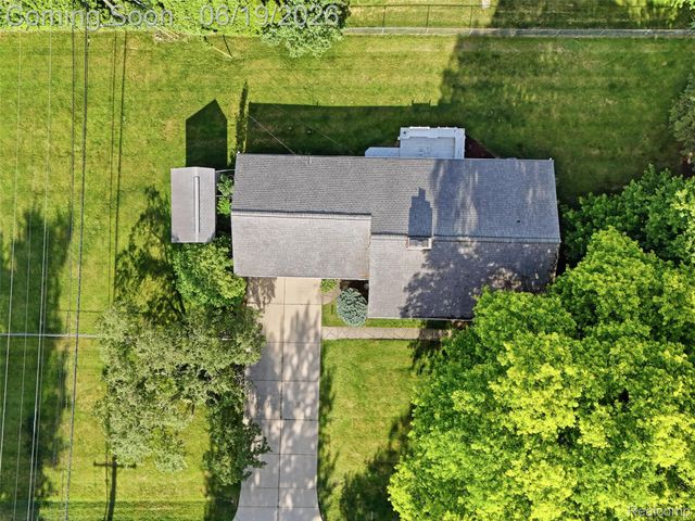 24 Nevada Avenue, Rochester Hills, MI 48309