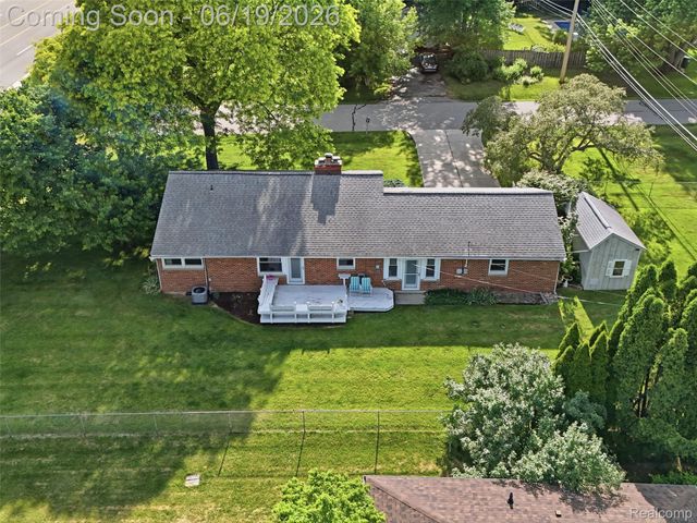 24 Nevada Avenue, Rochester Hills, MI 48309