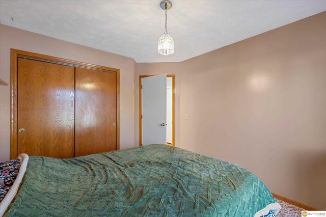 400 Fleetwood Drive, Papillion, NE 68133