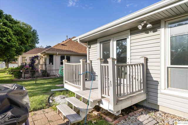 400 Fleetwood Drive, Papillion, NE 68133