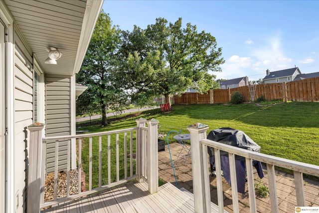 400 Fleetwood Drive, Papillion, NE 68133