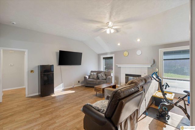 400 Fleetwood Drive, Papillion, NE 68133