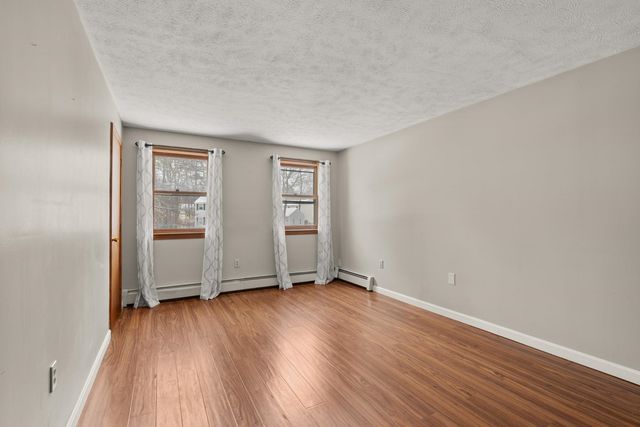 4 Bellflower Circle, Concord, NH 03303