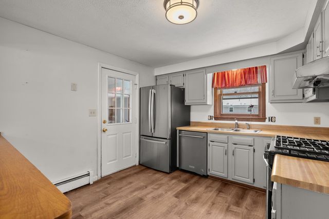 4 Bellflower Circle, Concord, NH 03303