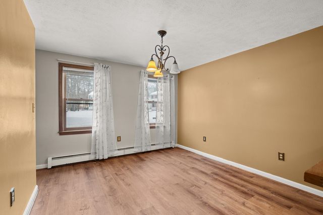 4 Bellflower Circle, Concord, NH 03303