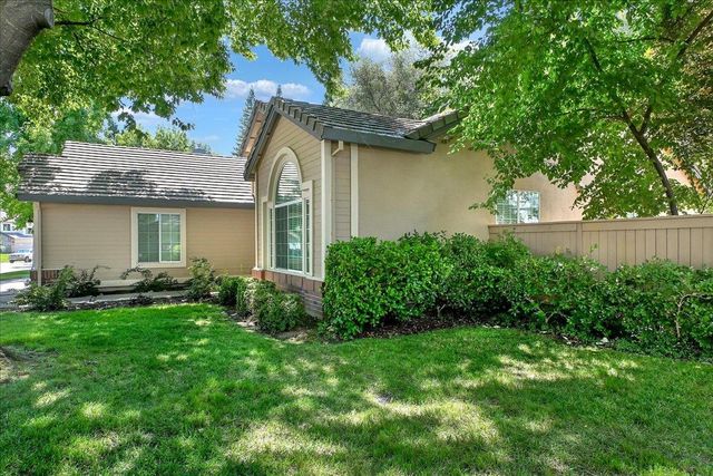 11925 Silver Cliff Way, Gold River, CA 95670