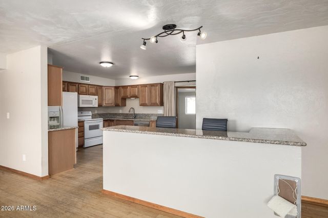 2702 E GROVERS Avenue, Phoenix, AZ 85032