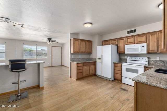 2702 E GROVERS Avenue, Phoenix, AZ 85032