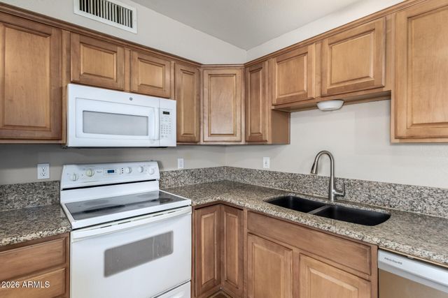 2702 E GROVERS Avenue, Phoenix, AZ 85032