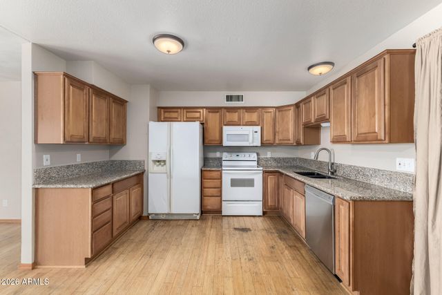 2702 E GROVERS Avenue, Phoenix, AZ 85032