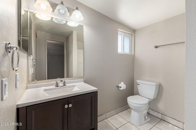 2702 E GROVERS Avenue, Phoenix, AZ 85032