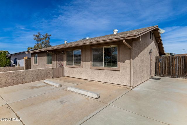 2702 E GROVERS Avenue, Phoenix, AZ 85032