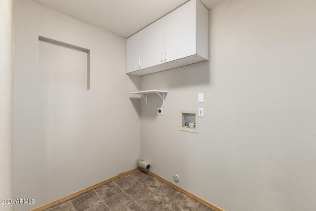 2702 E GROVERS Avenue, Phoenix, AZ 85032