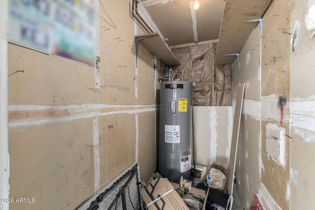 2702 E GROVERS Avenue, Phoenix, AZ 85032